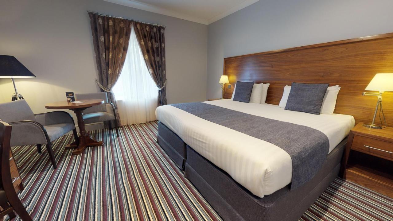 โอลด์ ธอร์นส์ แมเนอร์ โฮเต็ล กอล์ฟ แอนด์ คันทรี เอสเตท Hotel ลิปฮุค ภายนอก รูปภาพ