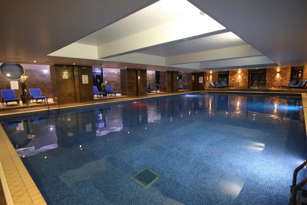 โอลด์ ธอร์นส์ แมเนอร์ โฮเต็ล กอล์ฟ แอนด์ คันทรี เอสเตท Hotel ลิปฮุค ภายนอก รูปภาพ