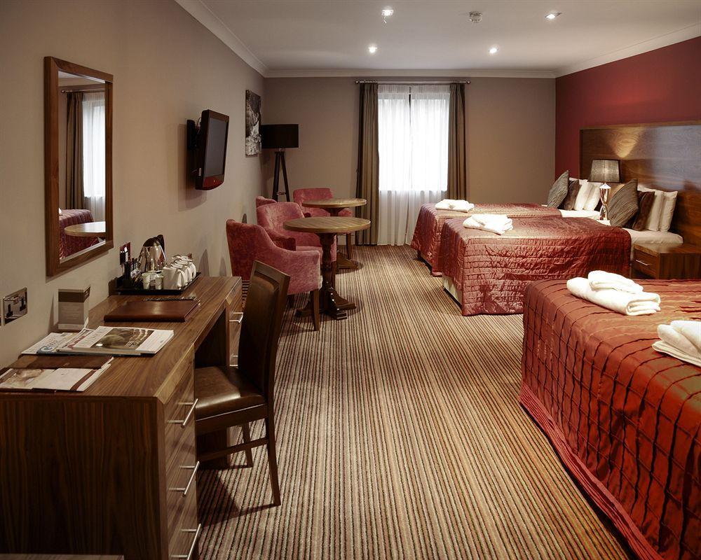 โอลด์ ธอร์นส์ แมเนอร์ โฮเต็ล กอล์ฟ แอนด์ คันทรี เอสเตท Hotel ลิปฮุค ภายนอก รูปภาพ